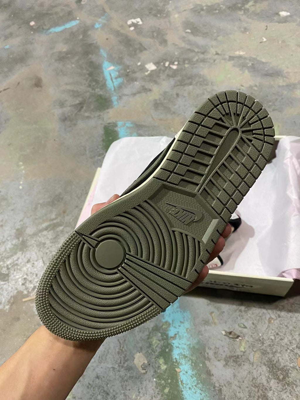 Air Jordan 1 Low x Travis Reverse Olive