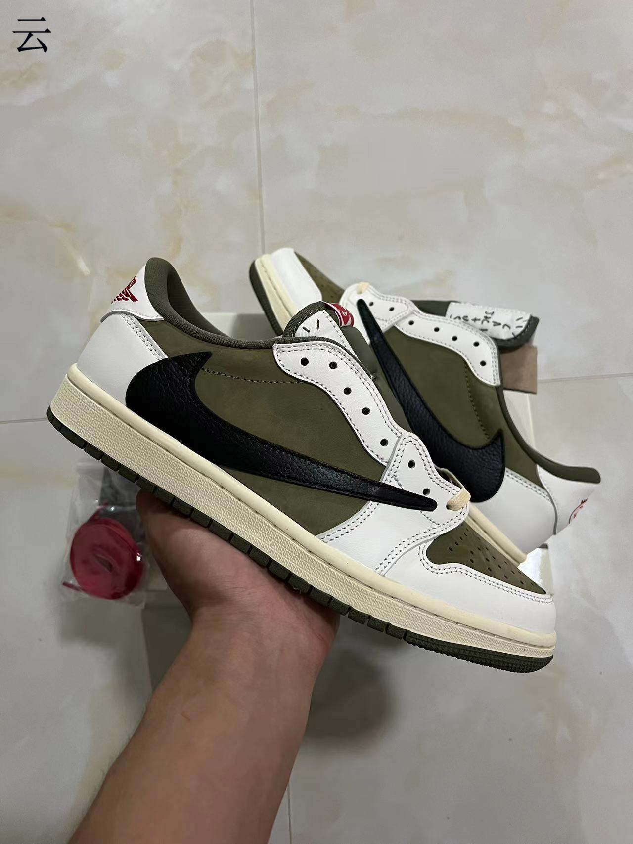 Air Jordan 1 Low x Travis Scott Olive