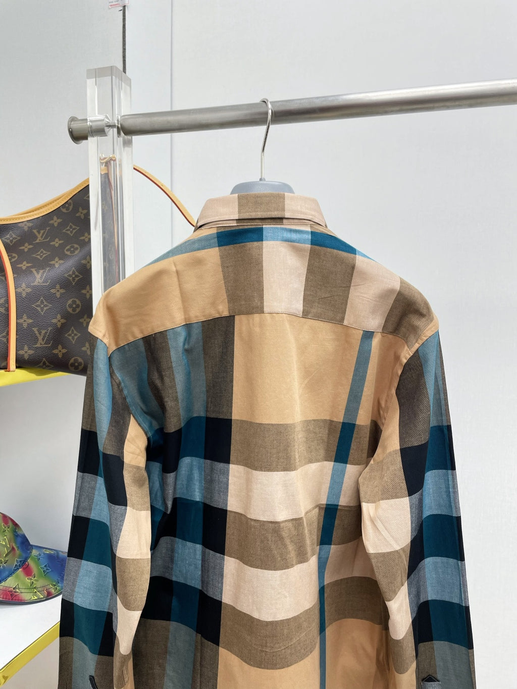 🤎 Burberry Apparel 22