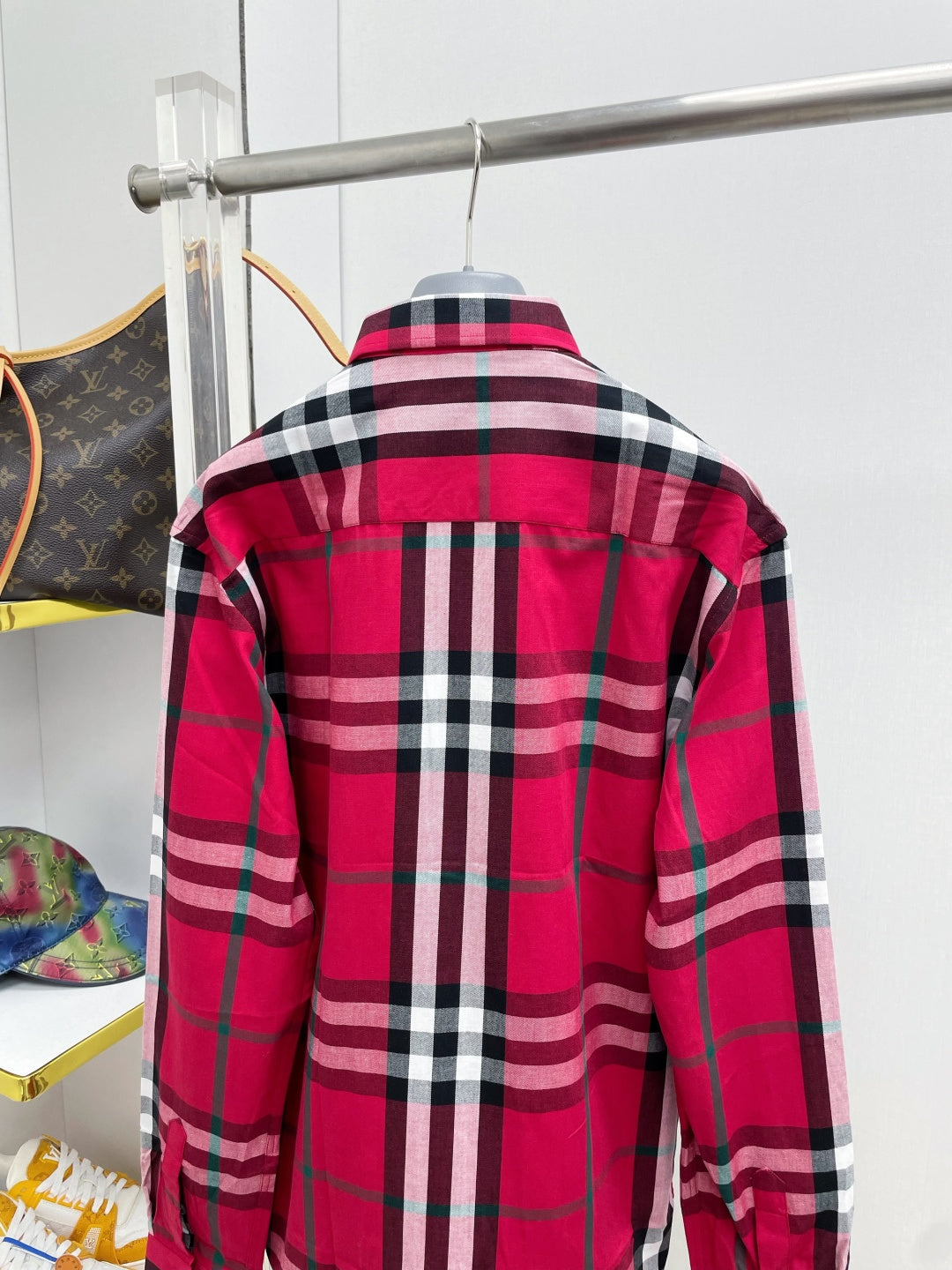 🤎 Burberry Apparel 18