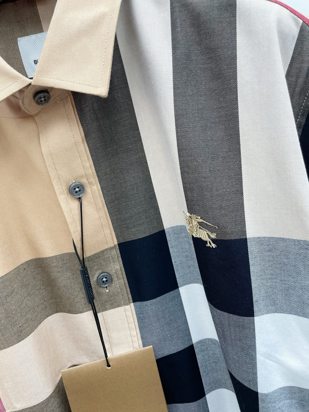🤎 Burberry Apparel 15