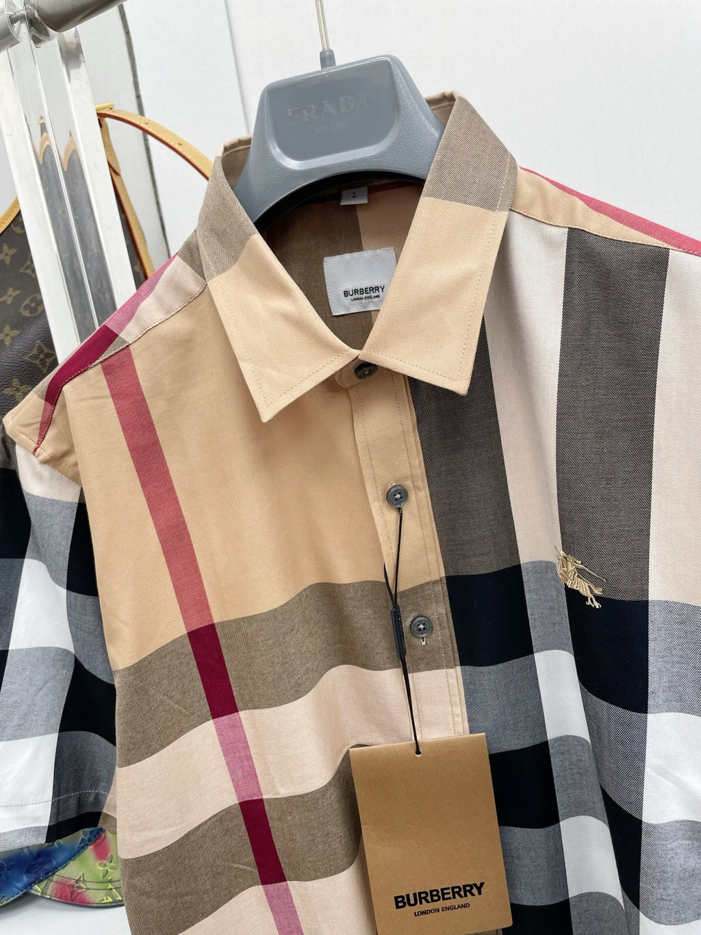🤎 Burberry Apparel 15