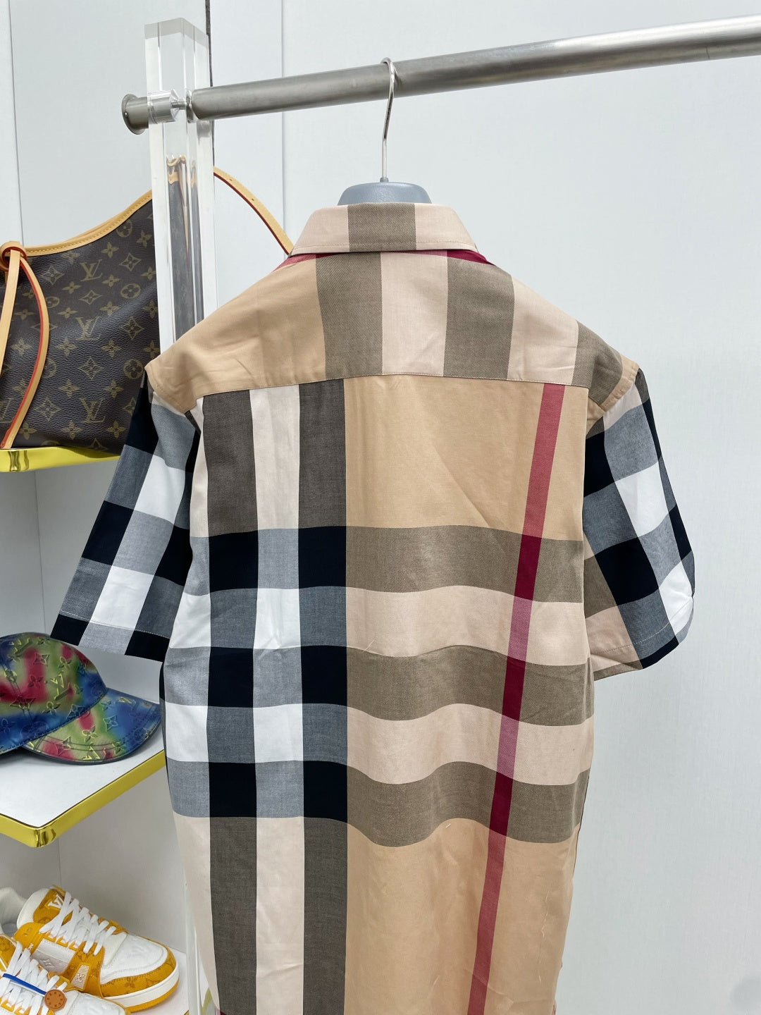 🤎 Burberry Apparel 15