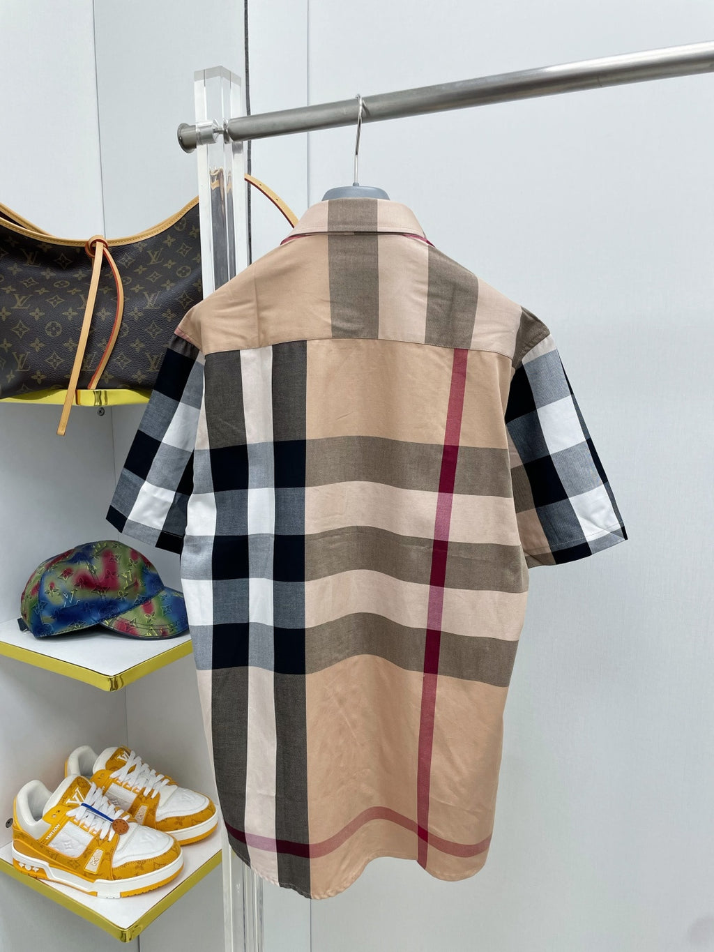 🤎 Burberry Apparel 13