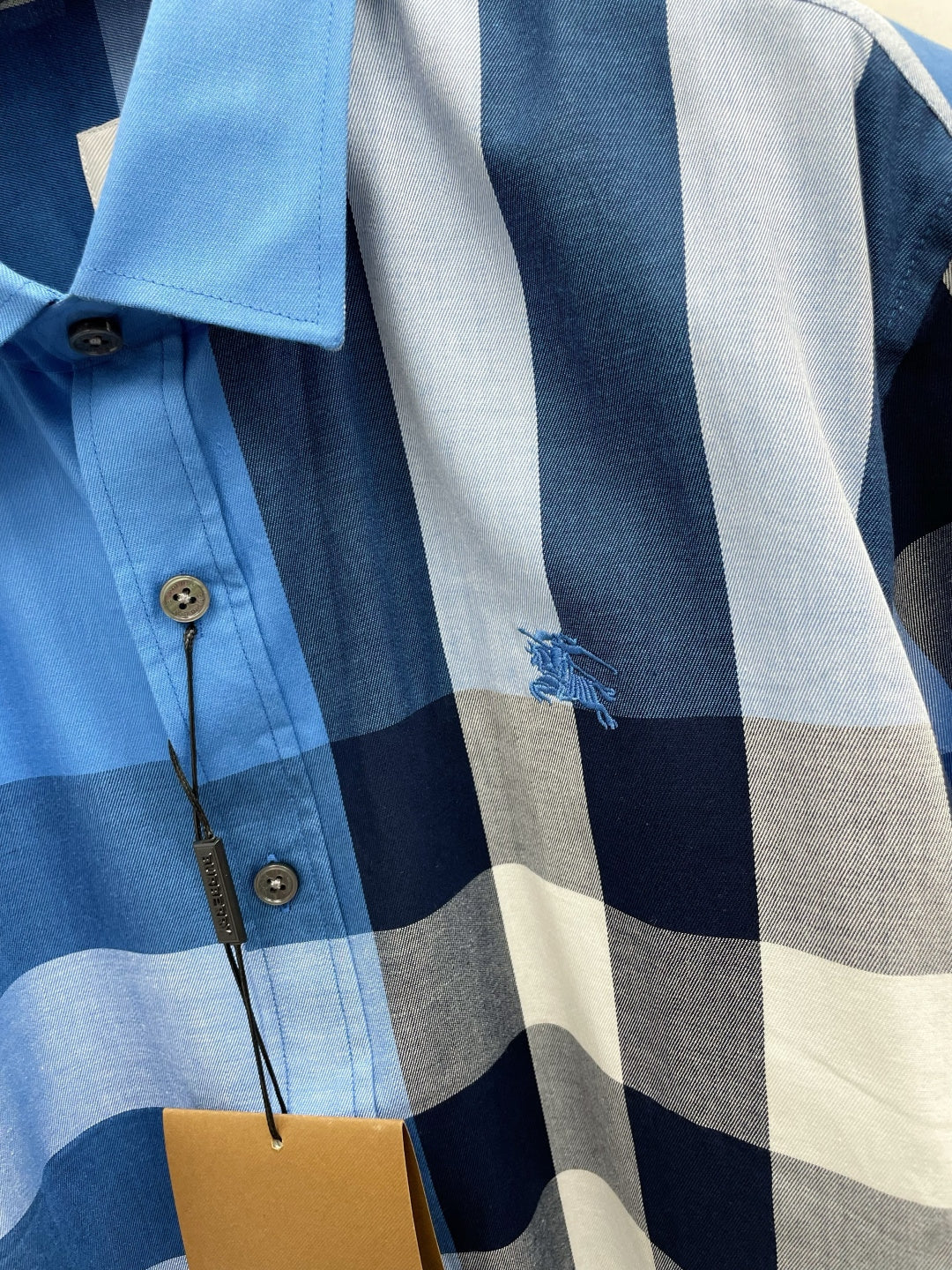 🤎 Burberry Apparel 12