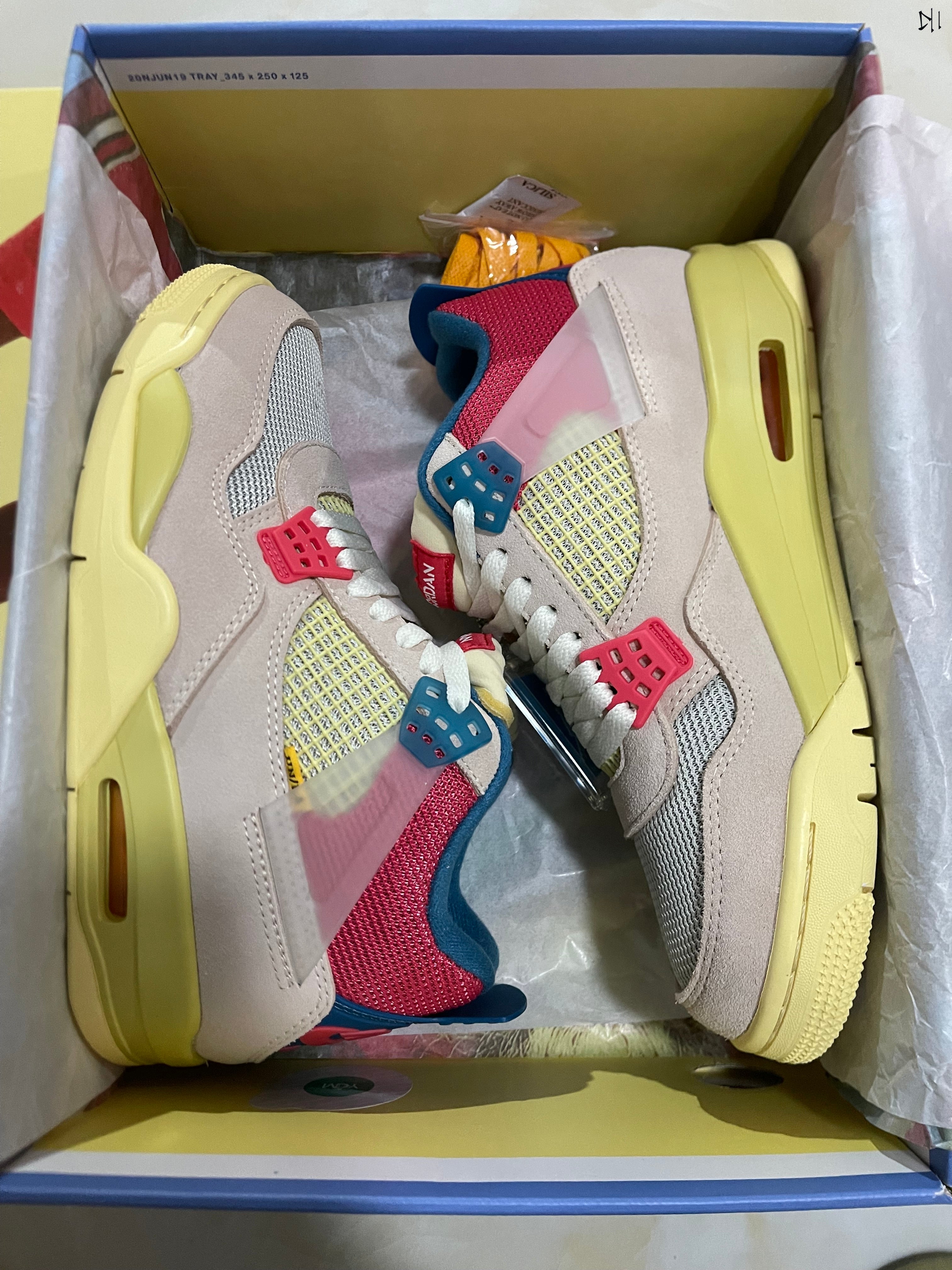 Air Jordan 4 GUAVA ICE