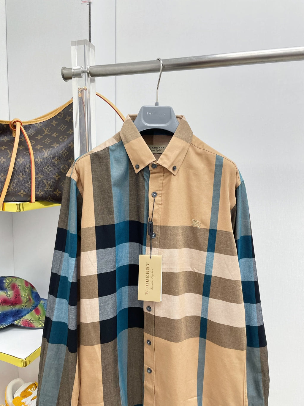 🤎 Burberry Apparel 22