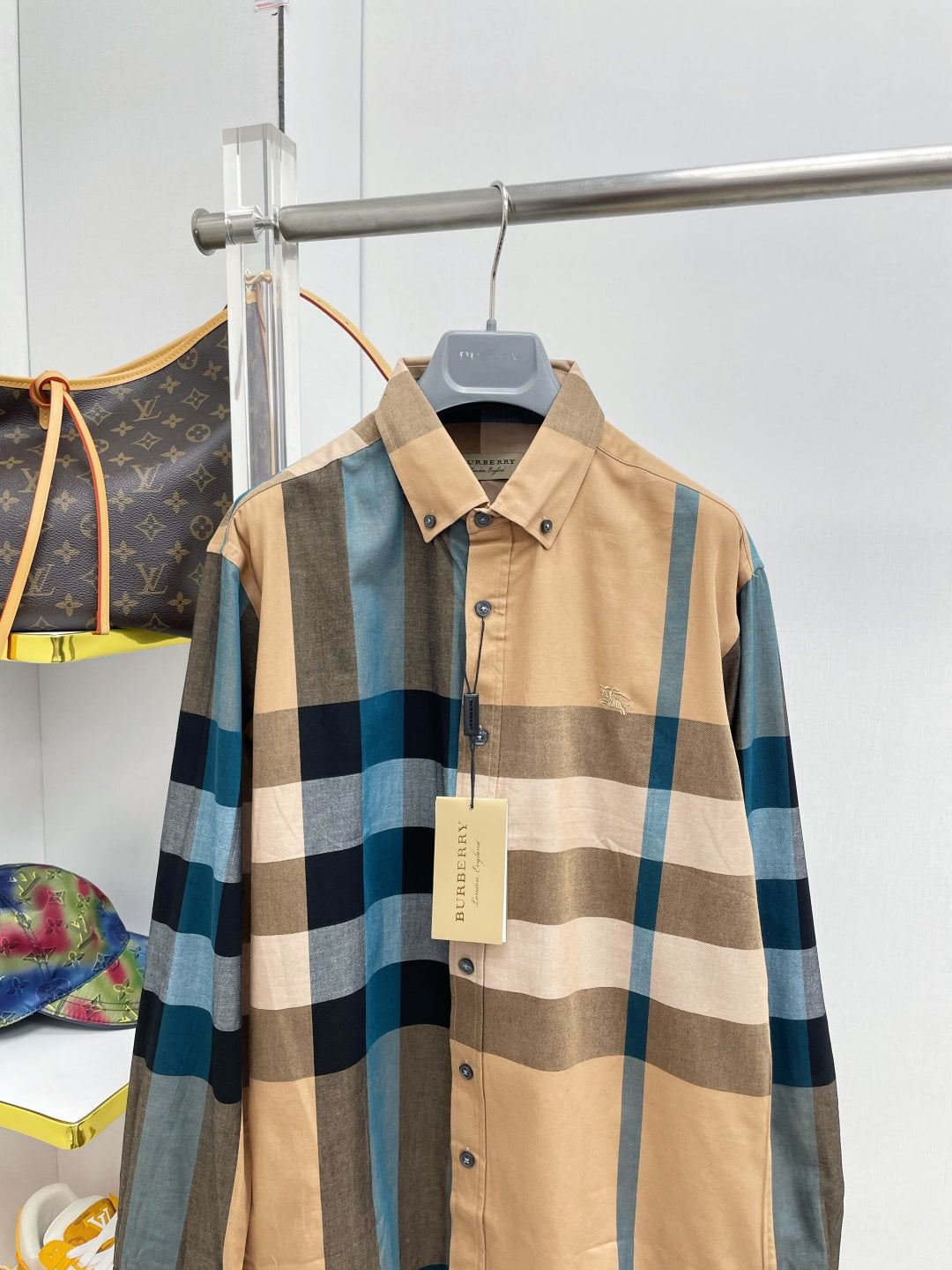 🤎 Burberry Apparel 22