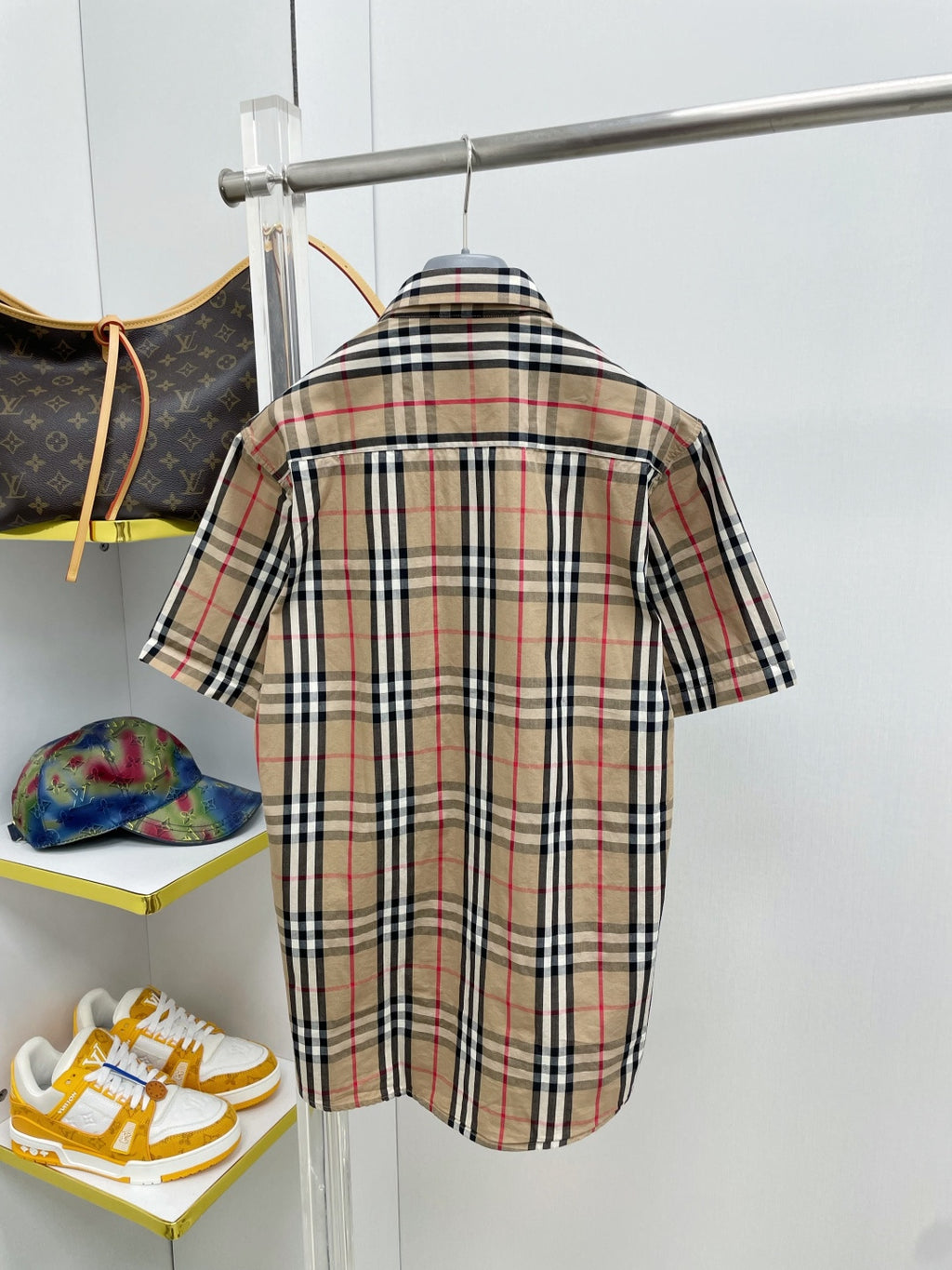 🤎 Burberry Apparel 16