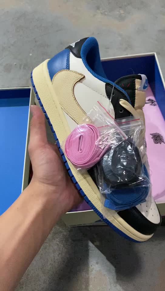 Air Jordan 1 Low x Travis Scott Fragment 1