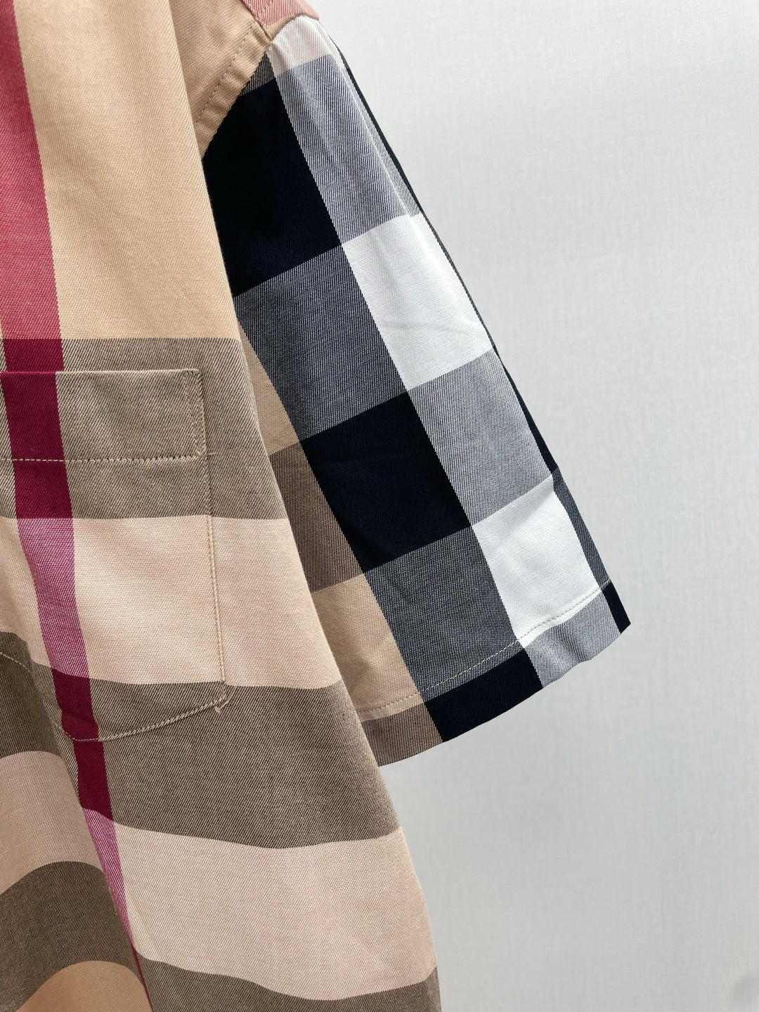 🤎 Burberry Apparel 13