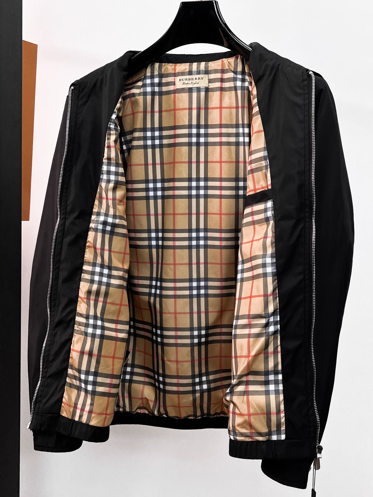 🤎 Burberry Apparel 6