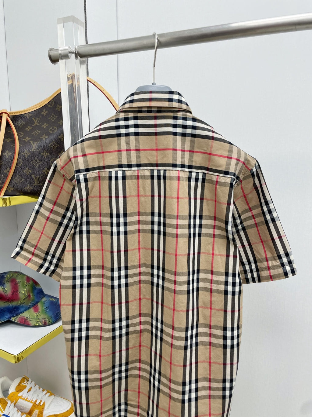 🤎 Burberry Apparel 16