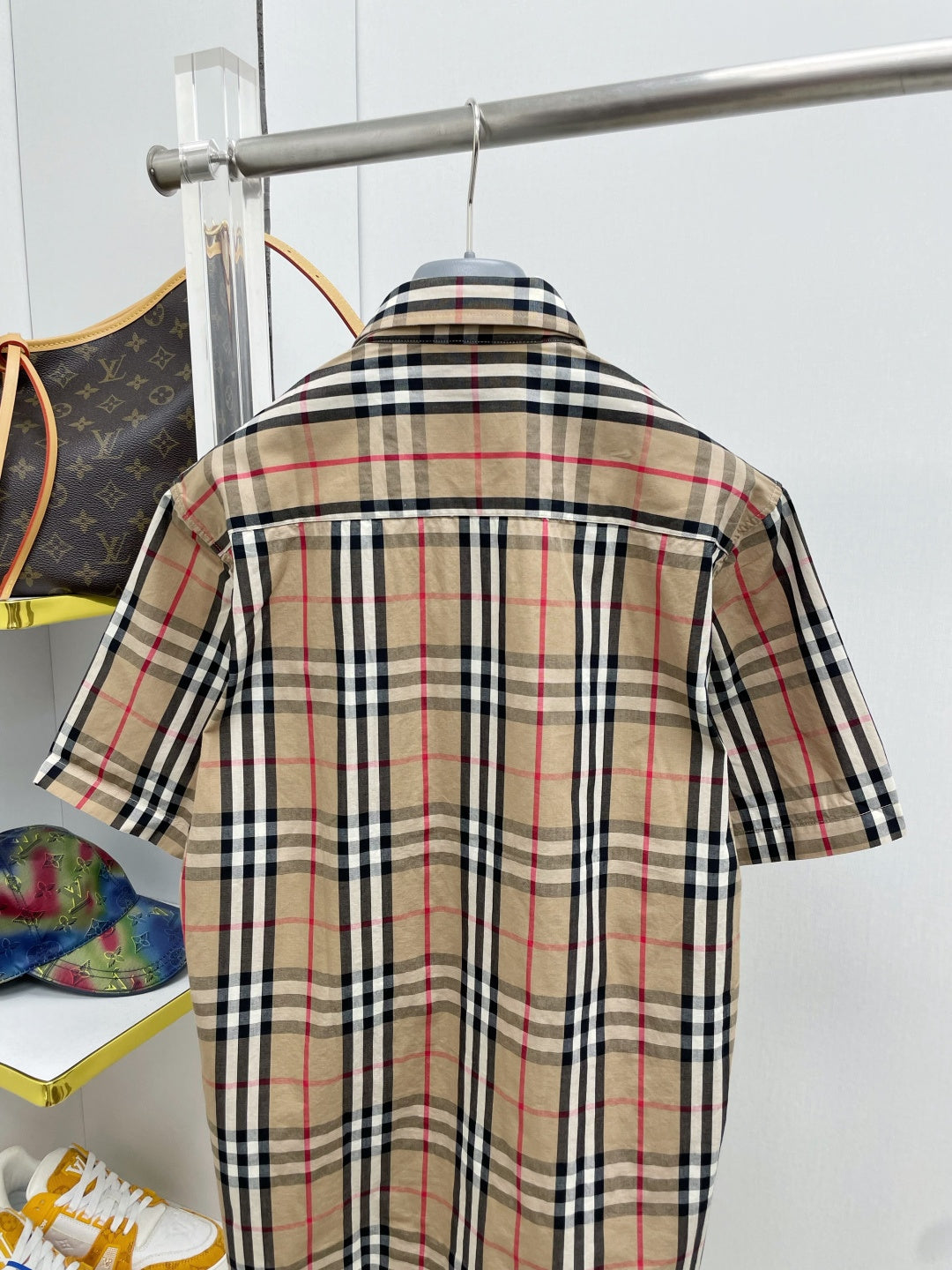 🤎 Burberry Apparel 16