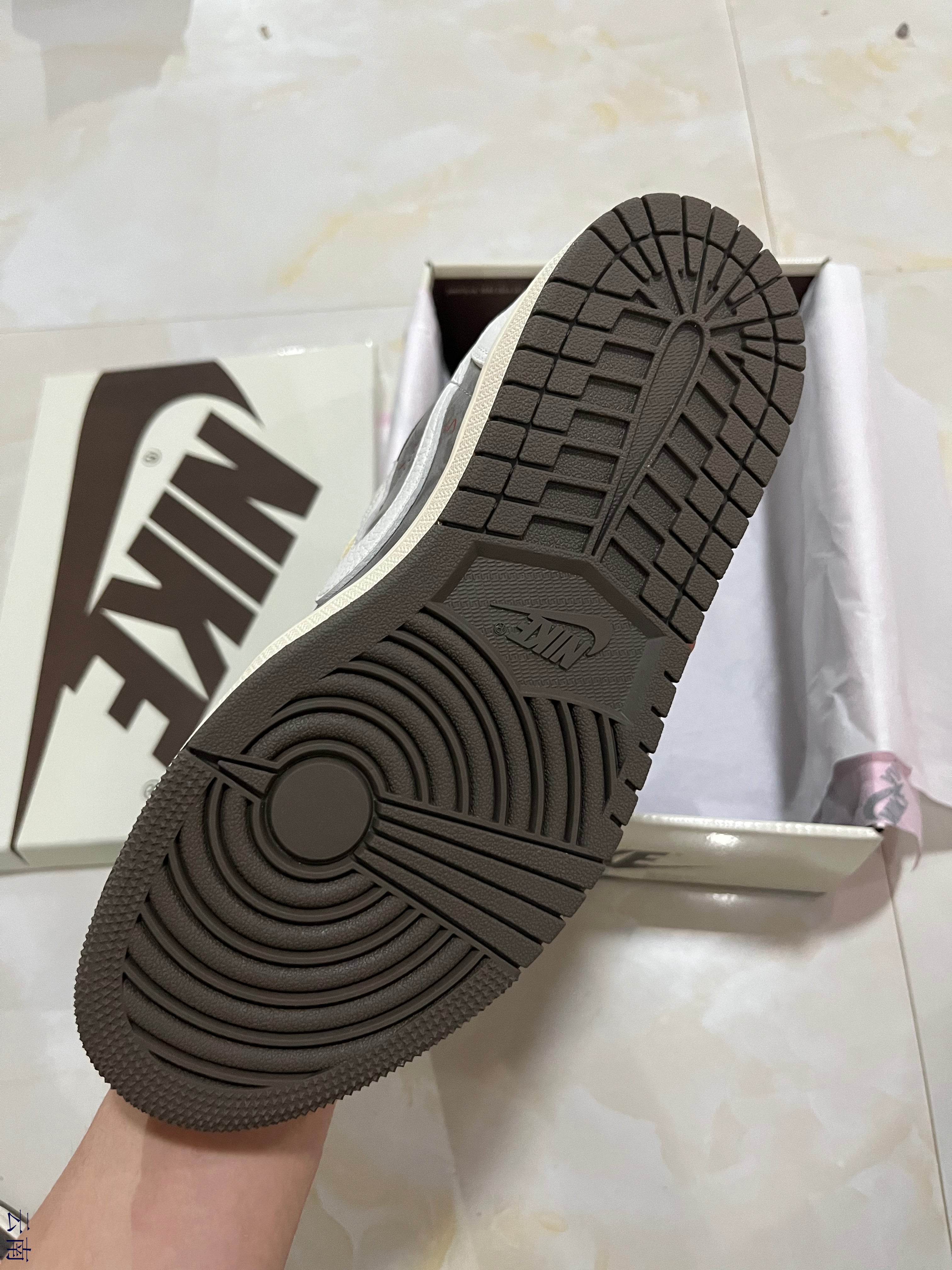 Air Jordan 1 Low x Travis Scott Reverse Mocha