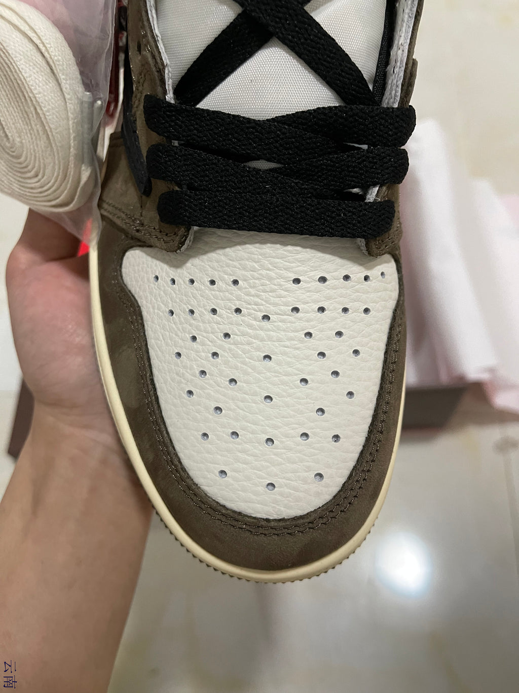 Air Jordan 1 High x Travis Reverse Mocha