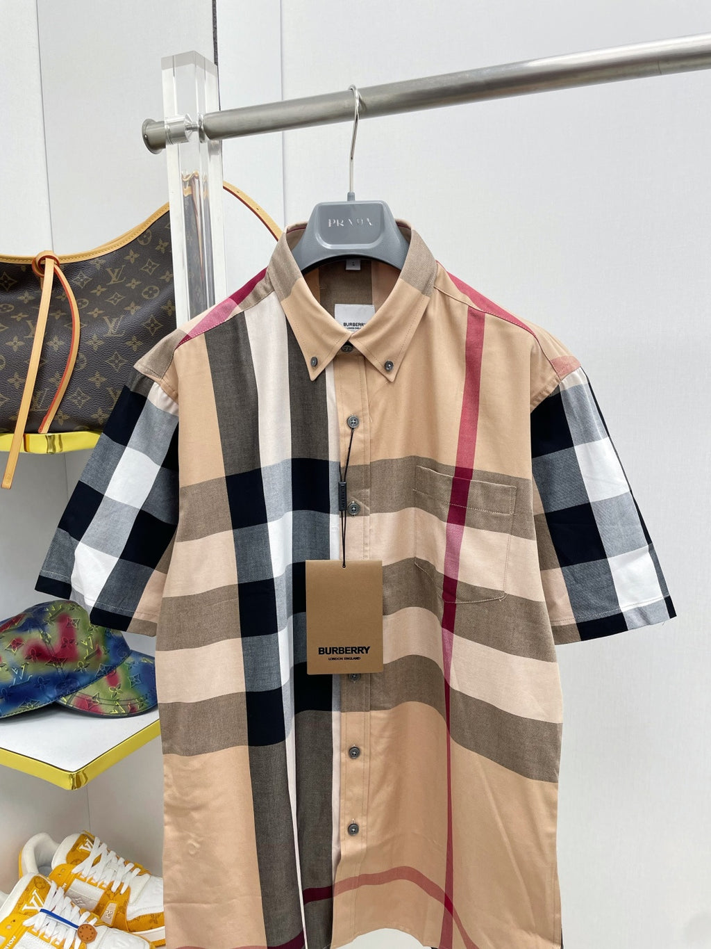 🤎 Burberry Apparel 13