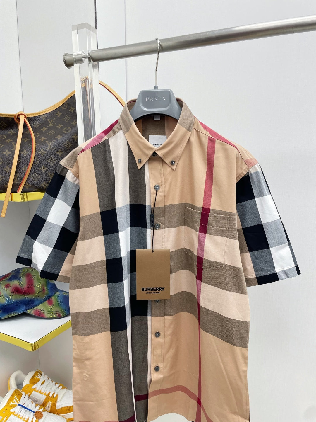 🤎 Burberry Apparel 13