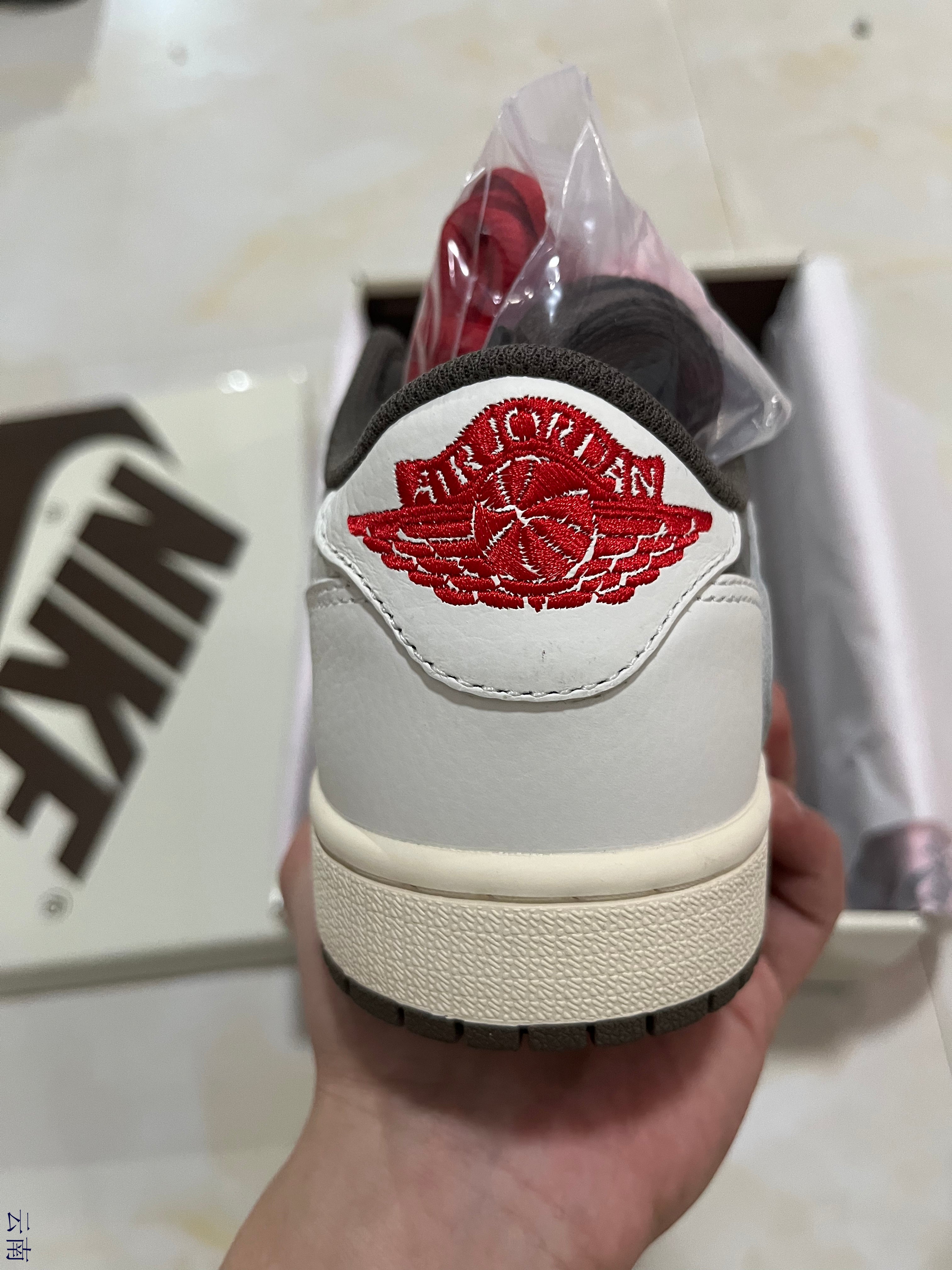Air Jordan 1 Low x Travis Scott Reverse Mocha