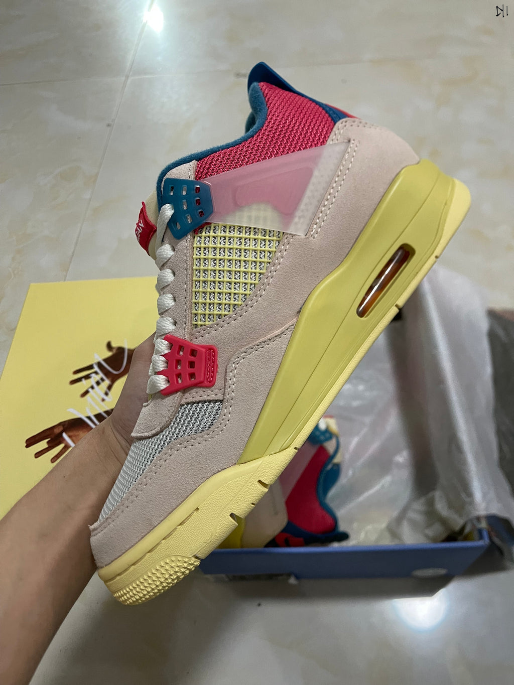 Air Jordan 4 GUAVA ICE