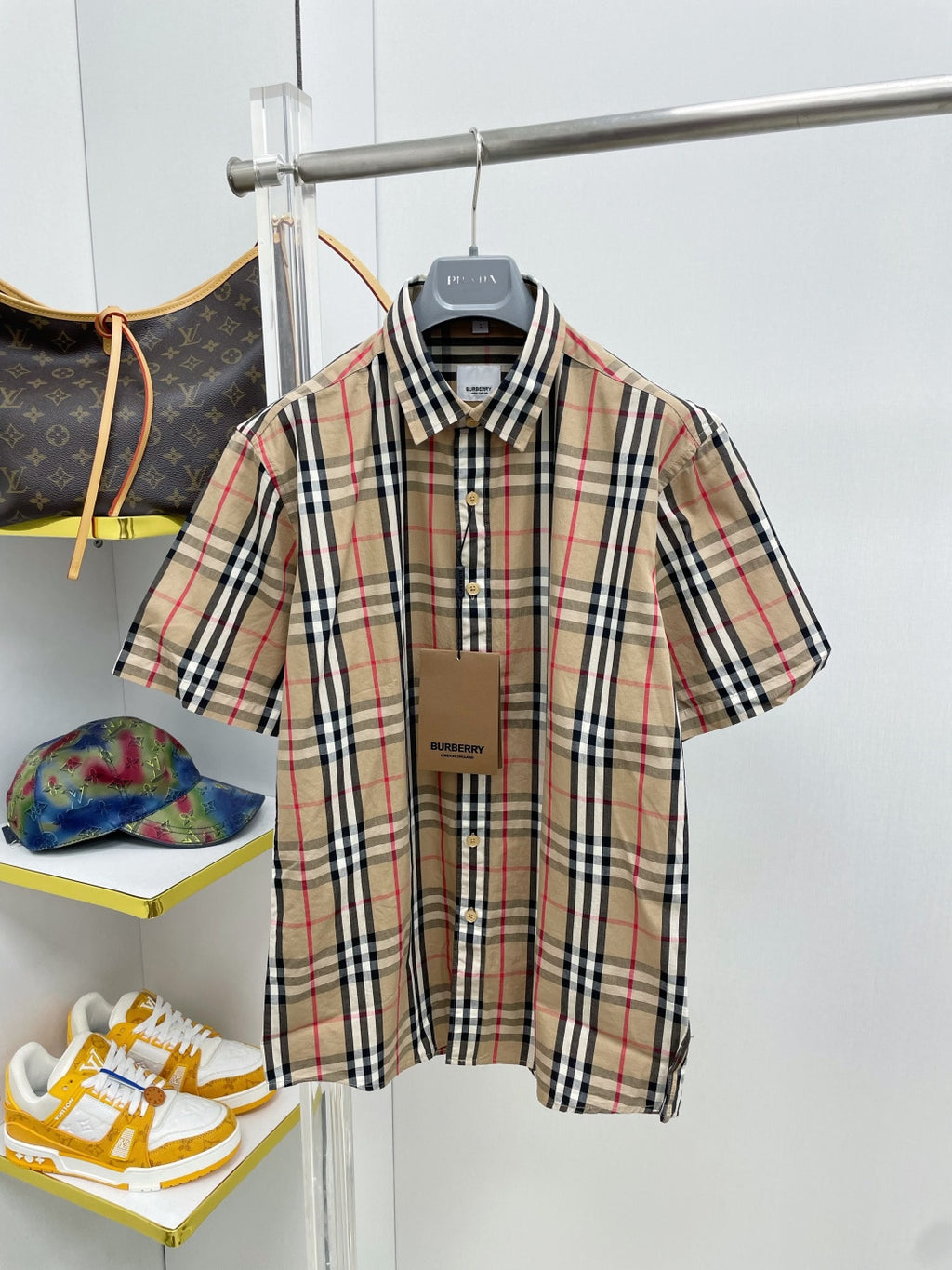 🤎 Burberry Apparel 16