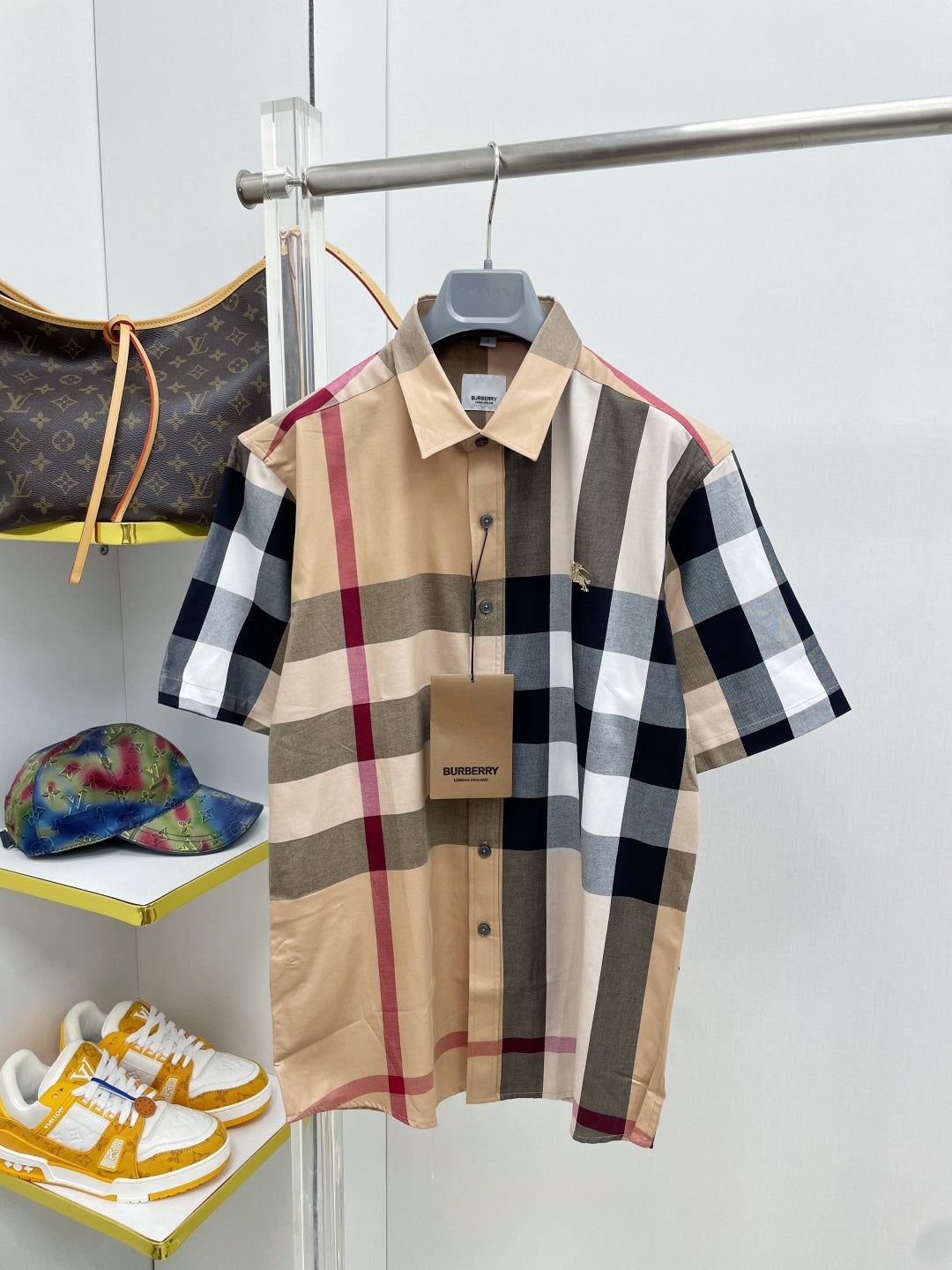 🤎 Burberry Apparel 15