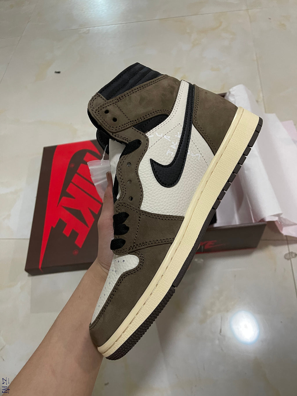 Air Jordan 1 High x Travis Reverse Mocha