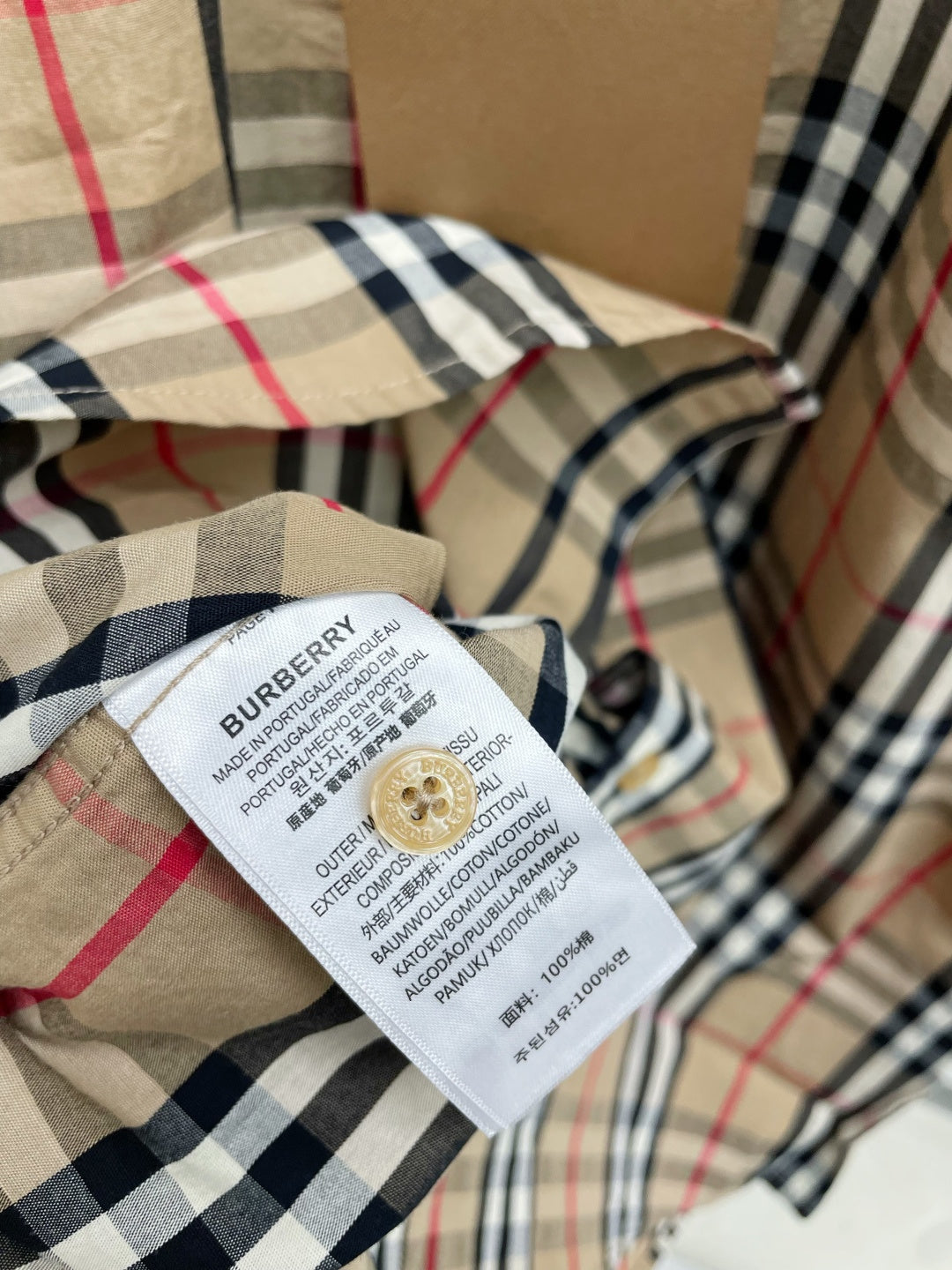 🤎 Burberry Apparel 16