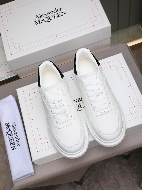 Alexander McQueen 40