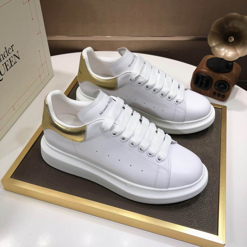 Alexander McQueen 19