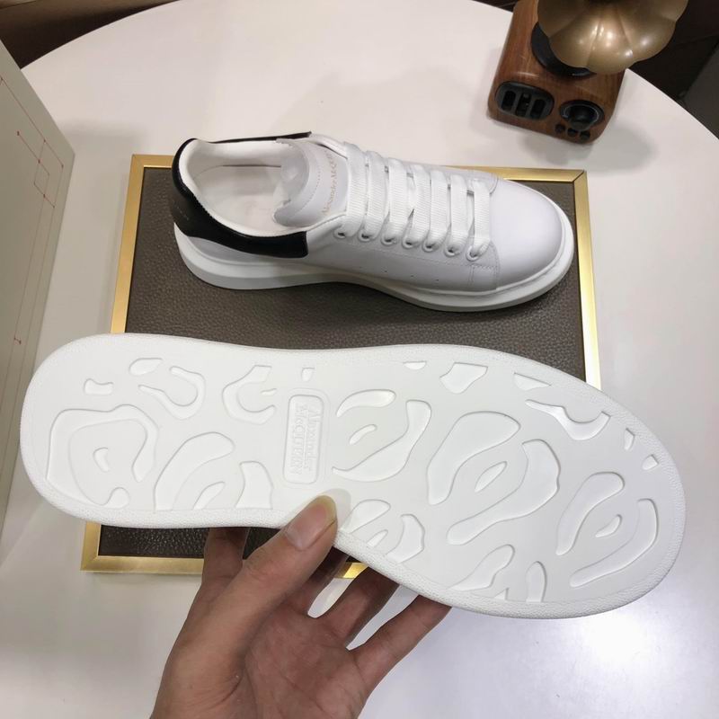Alexander McQueen 23