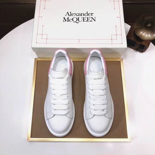 Alexander McQueen 32