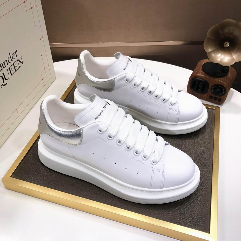 Alexander McQueen 21