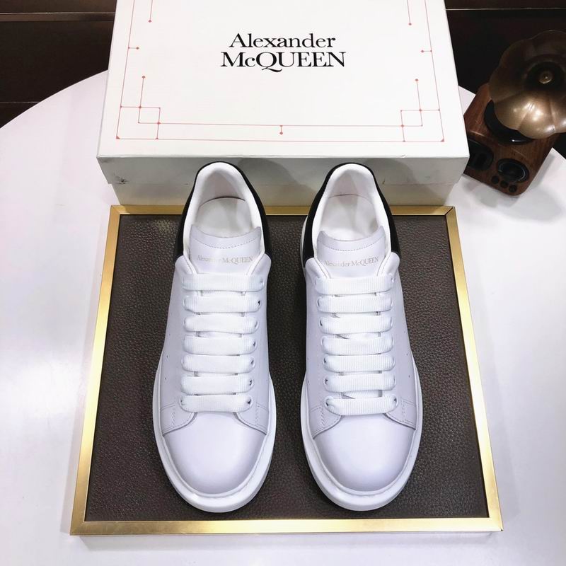 Alexander McQueen 23