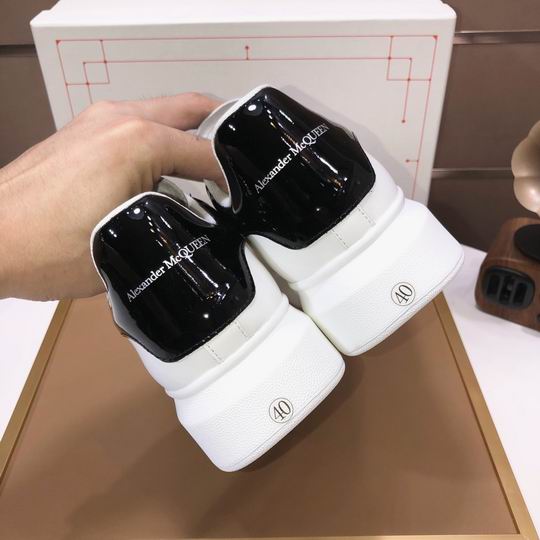 Alexander McQueen 33