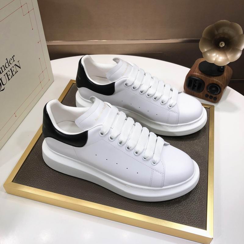 Alexander McQueen 23