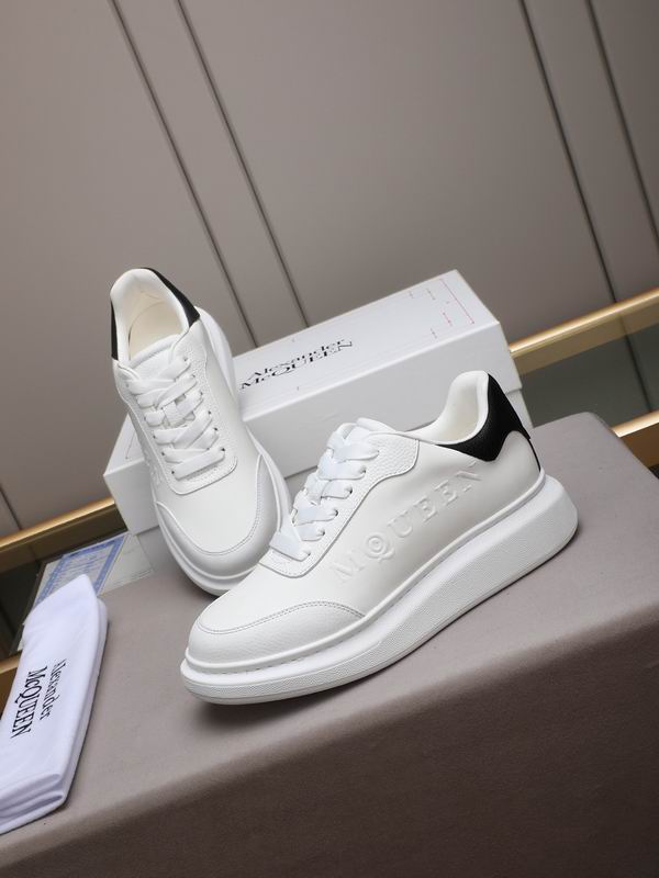 Alexander McQueen 40