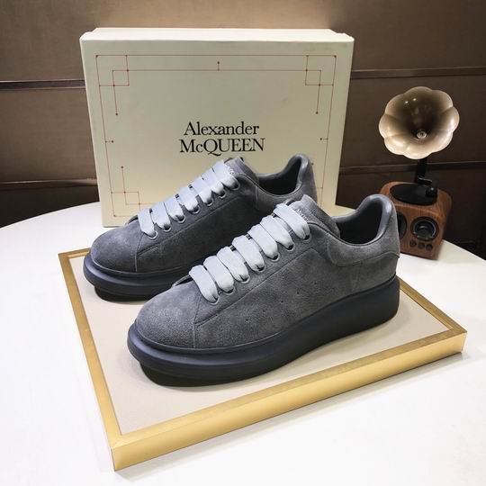 Alexander McQueen 16