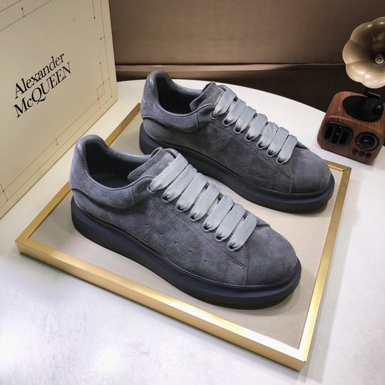 Alexander McQueen 16