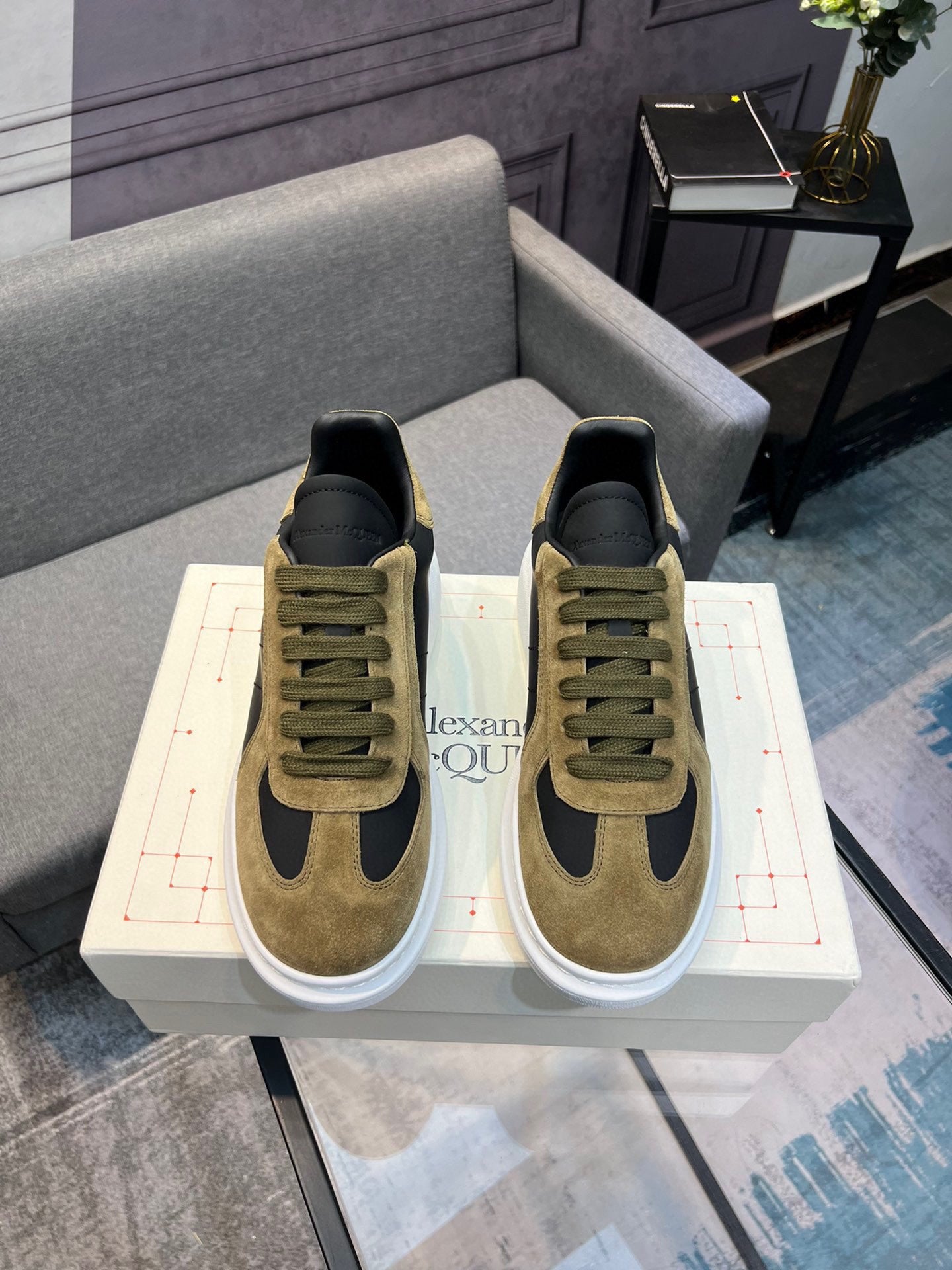 Alexander McQueen 28