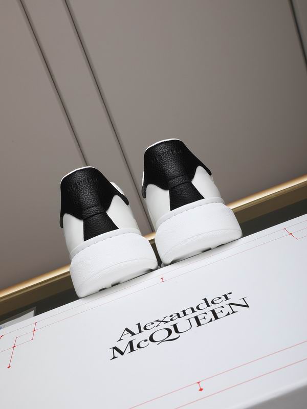Alexander McQueen 40