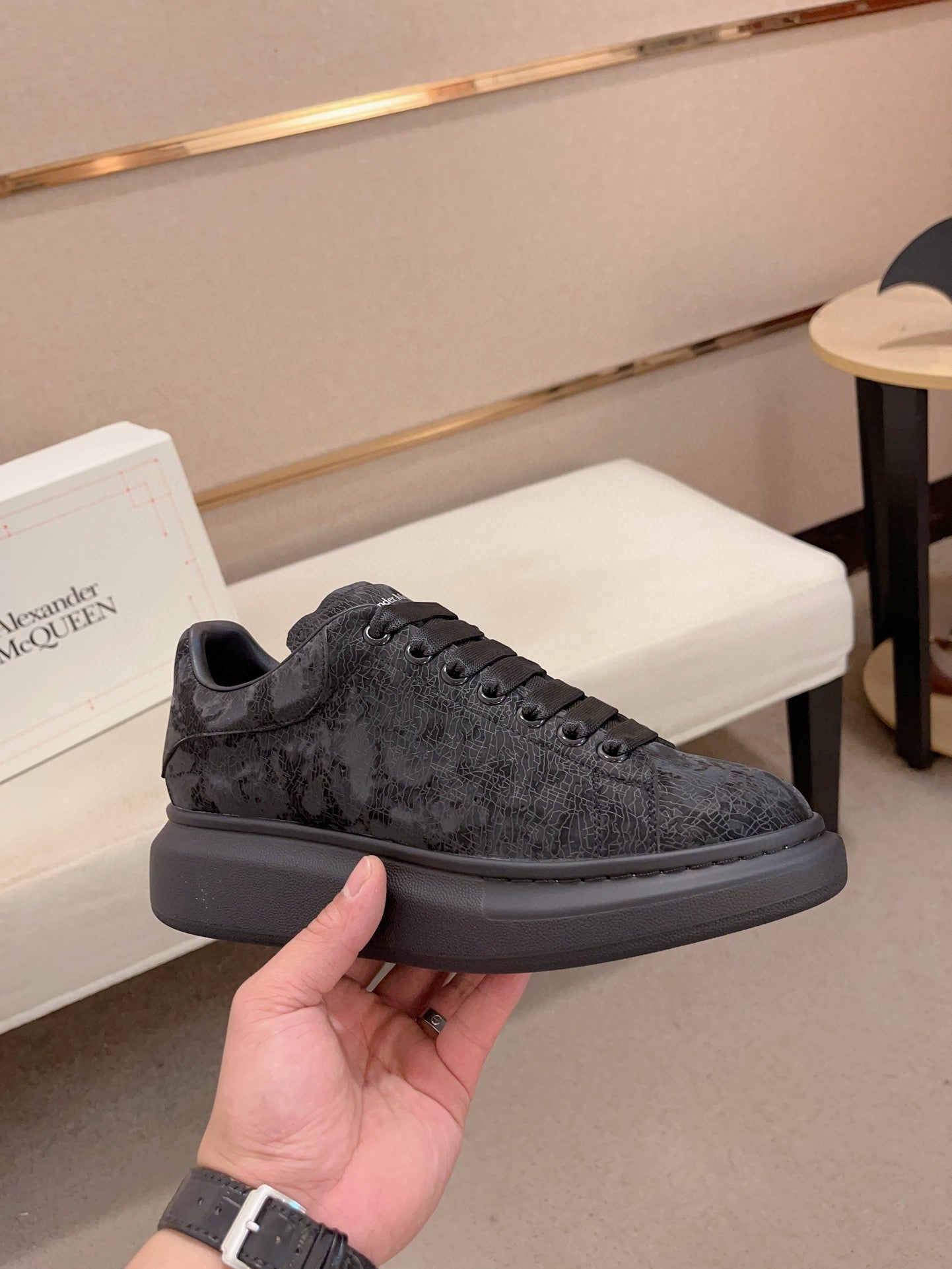 Alexander McQueen Sneakers 39
