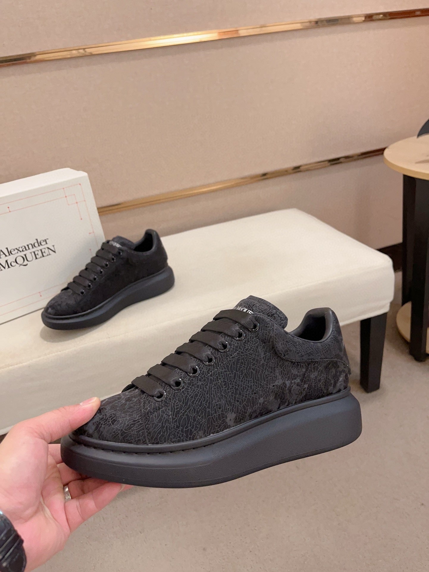 Alexander McQueen Sneakers 39