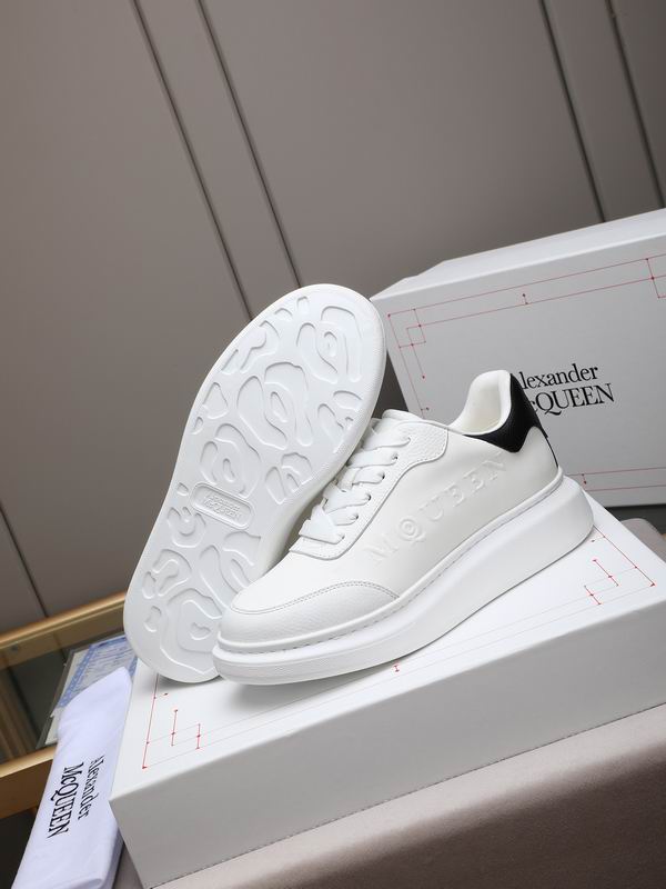 Alexander McQueen 40