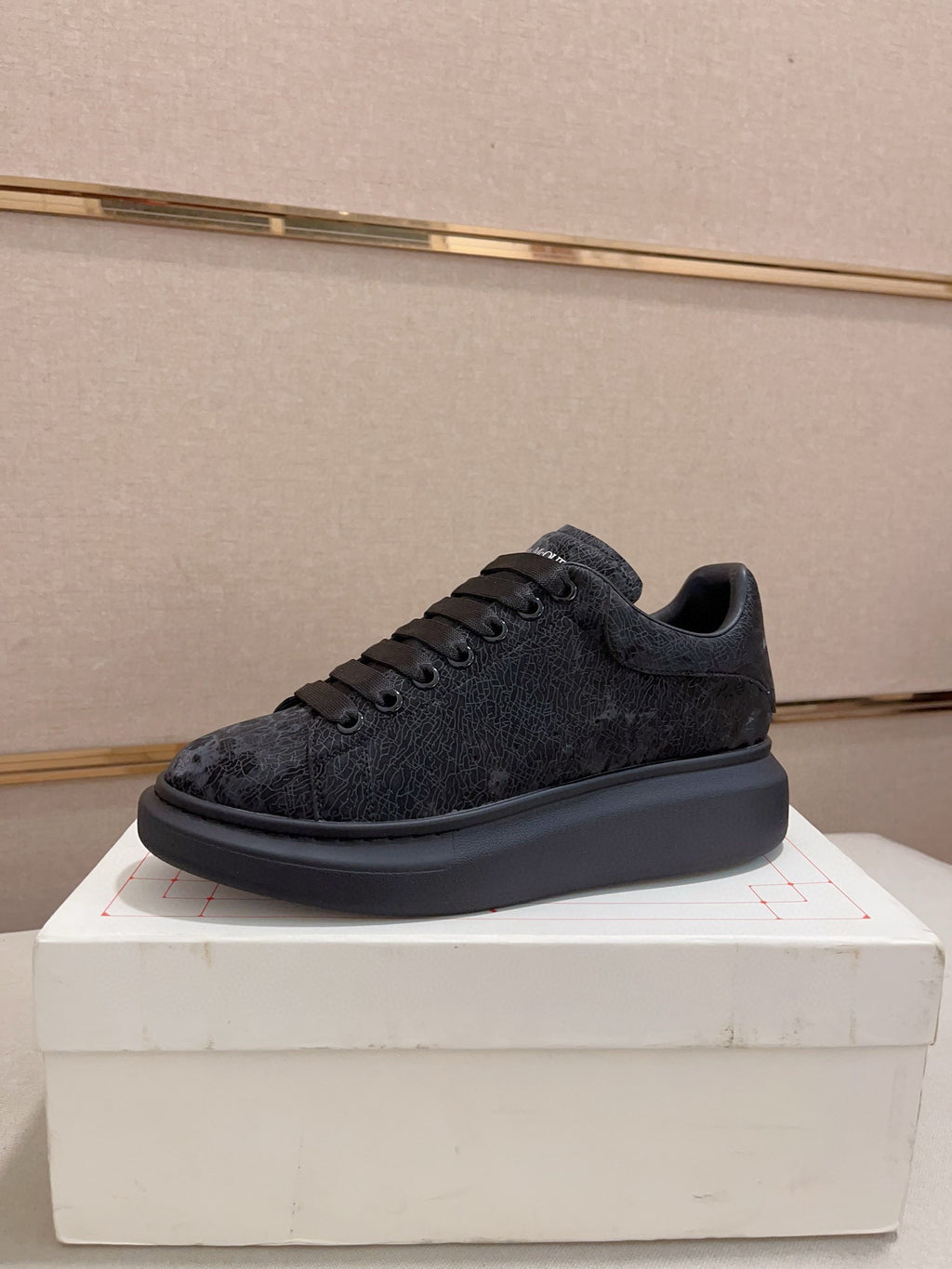 Alexander McQueen Sneakers 39