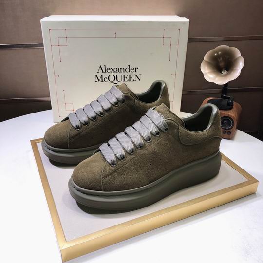 Alexander McQueen 15