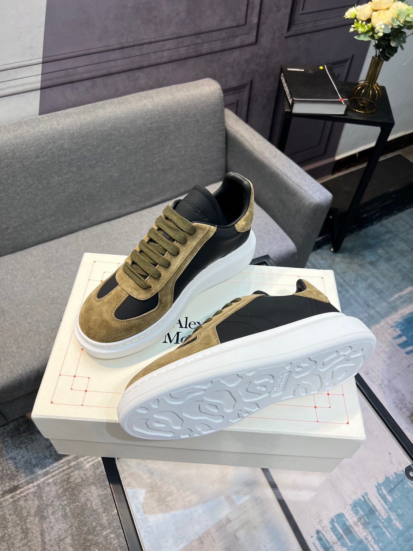 Alexander McQueen 28