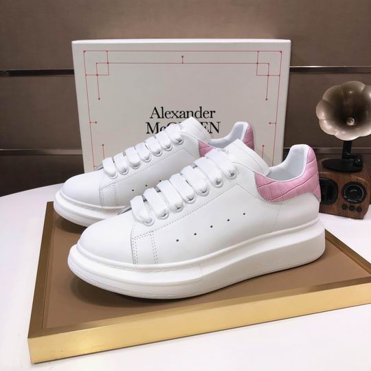 Alexander McQueen 32