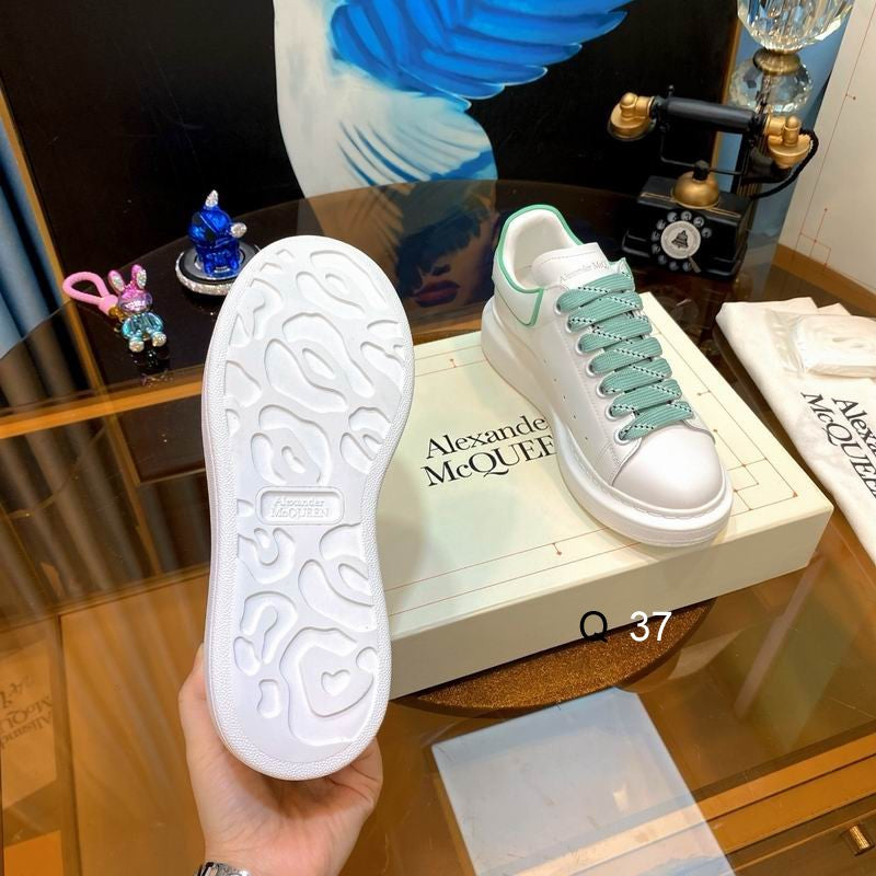 Alexander McQueen 4
