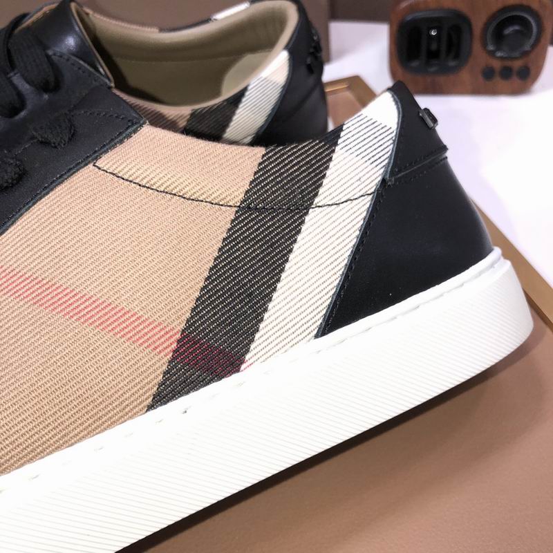 🖤 Burberry — Sneakers